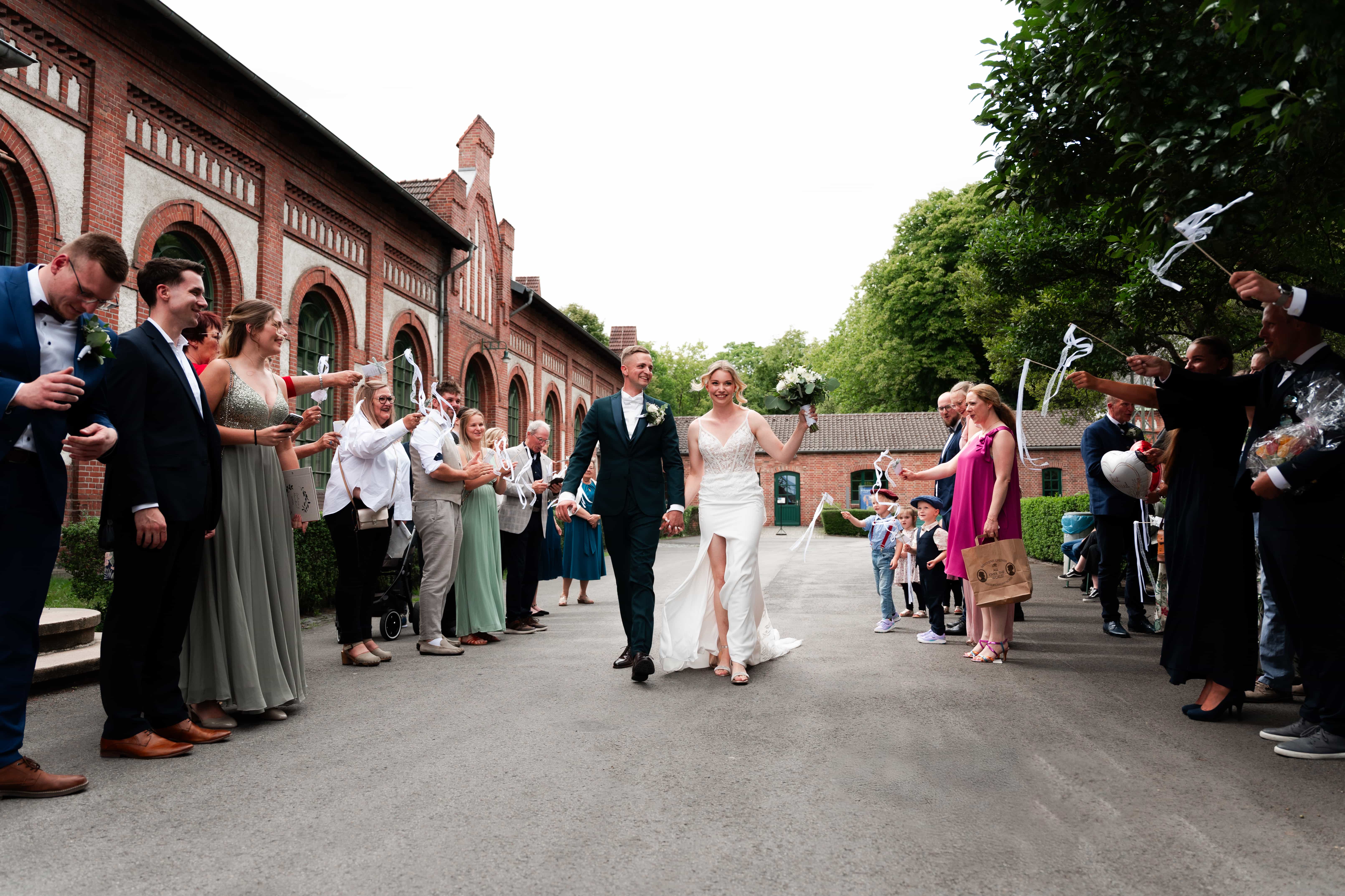 Hochzeitsfotograf Celine & Martin – Gäste feiern auf der Hochzeit